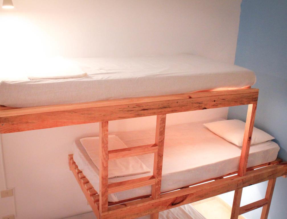 Bett in Schlafsaal für 6 Personen mit Gemeinschaftsterrasse